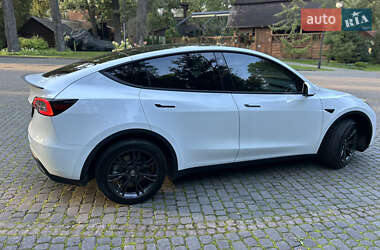 Позашляховик / Кросовер Tesla Model Y 2022 в  фото 9 Позашляховик / Кросовер Tesla Model Y 2022 в