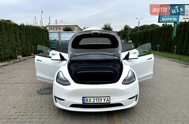 Позашляховик / Кросовер Tesla Model Y 2024 в 