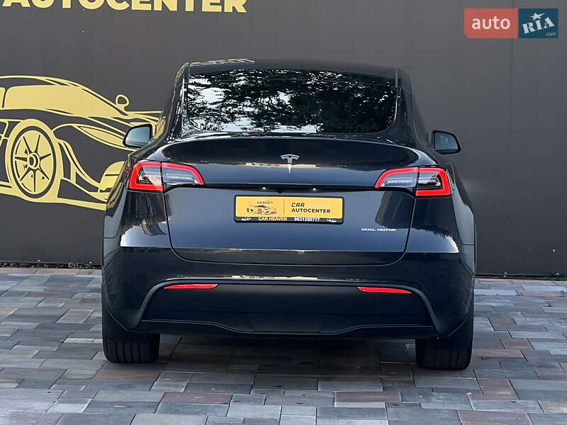 Позашляховик / Кросовер Tesla Model Y 2024 в Києві