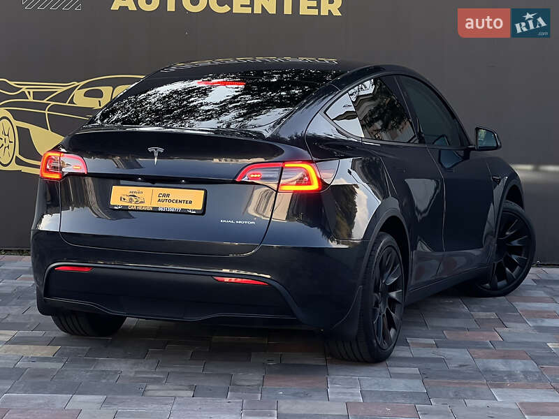 Позашляховик / Кросовер Tesla Model Y 2024 в Києві