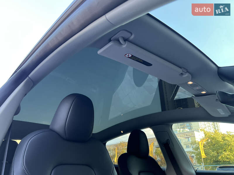 Позашляховик / Кросовер Tesla Model Y 2024 в Києві