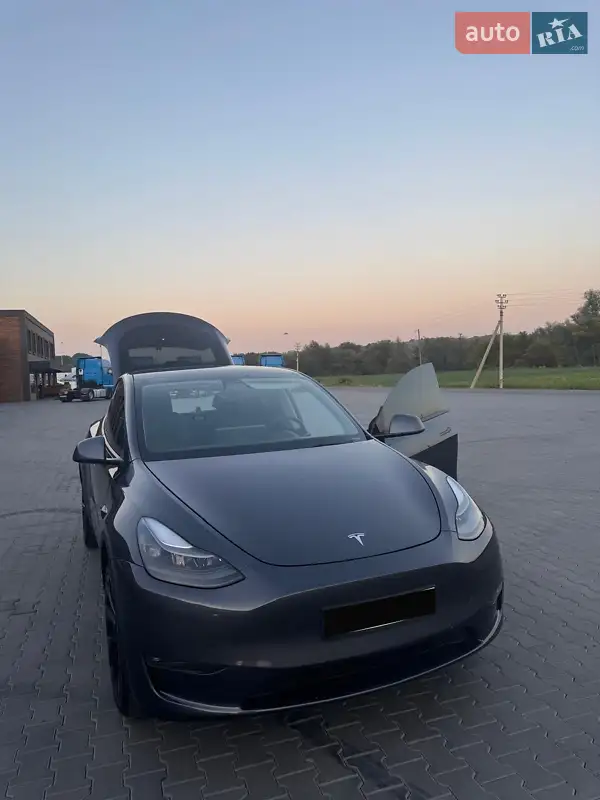 Tesla Model Y 2021