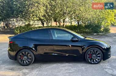 Внедорожник / Кроссовер Tesla Model Y 2024 в 