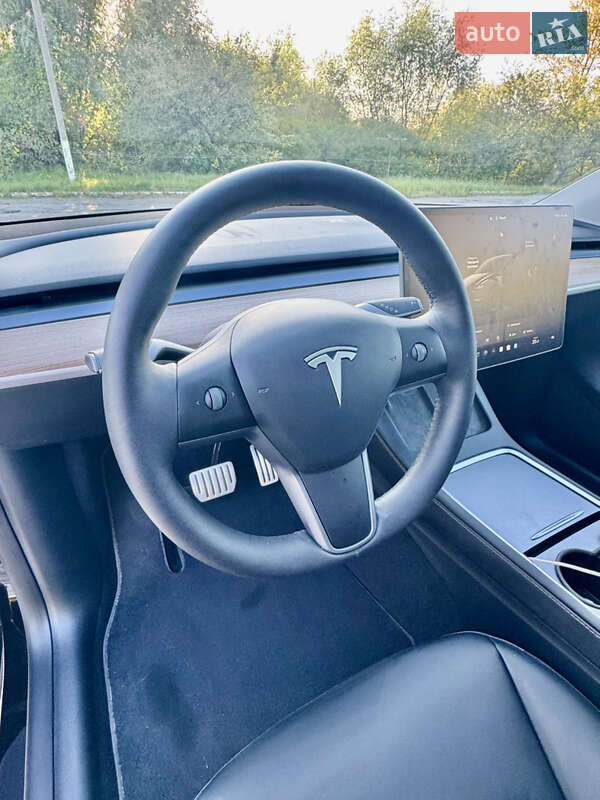 Позашляховик / Кросовер Tesla Model Y 2024 в Києві