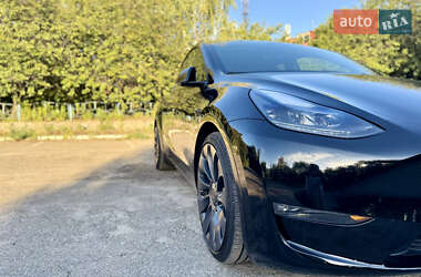 Внедорожник / Кроссовер Tesla Model Y 2024 в 