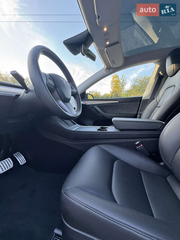 Позашляховик / Кросовер Tesla Model Y 2024 в Києві