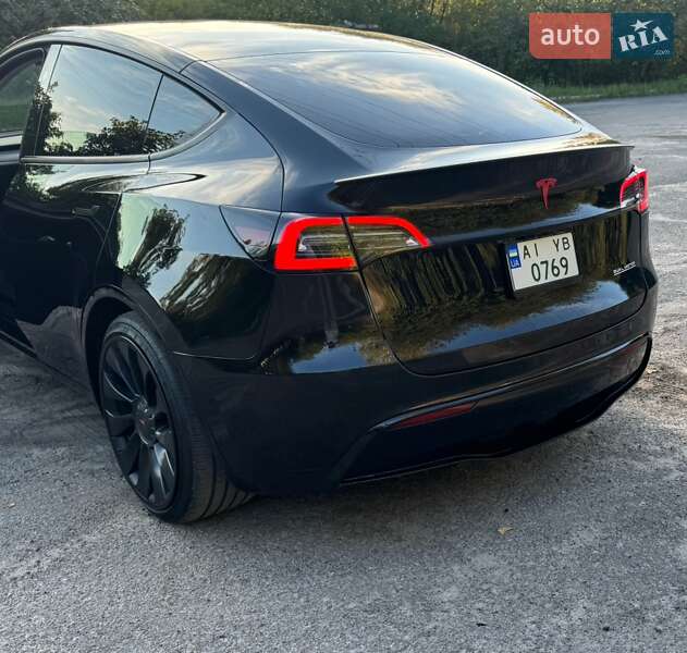 Позашляховик / Кросовер Tesla Model Y 2024 в Києві
