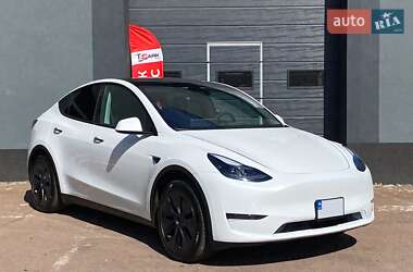 Позашляховик / Кросовер Tesla Model Y 2024 в 