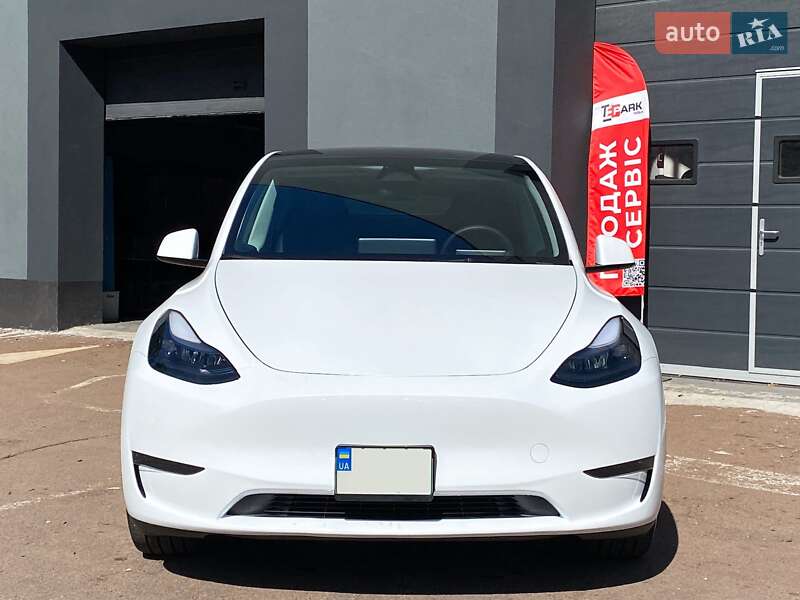 Позашляховик / Кросовер Tesla Model Y 2024 в Києві