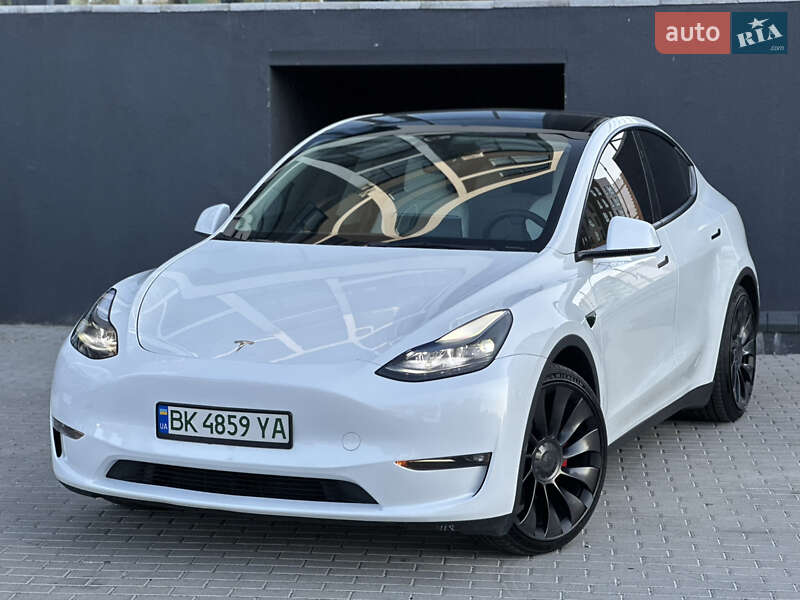 Позашляховик / Кросовер Tesla Model Y 2023 в Рівному