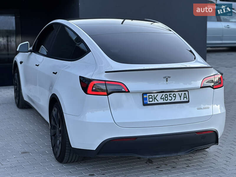 Позашляховик / Кросовер Tesla Model Y 2023 в Рівному