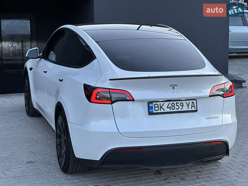 Позашляховик / Кросовер Tesla Model Y 2023 в Рівному
