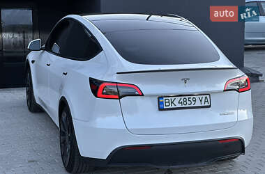 Позашляховик / Кросовер Tesla Model Y 2023 в 