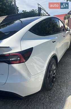 Позашляховик / Кросовер Tesla Model Y 2023 в 