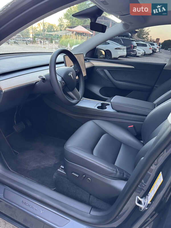 Позашляховик / Кросовер Tesla Model Y 2022 в Дніпрі