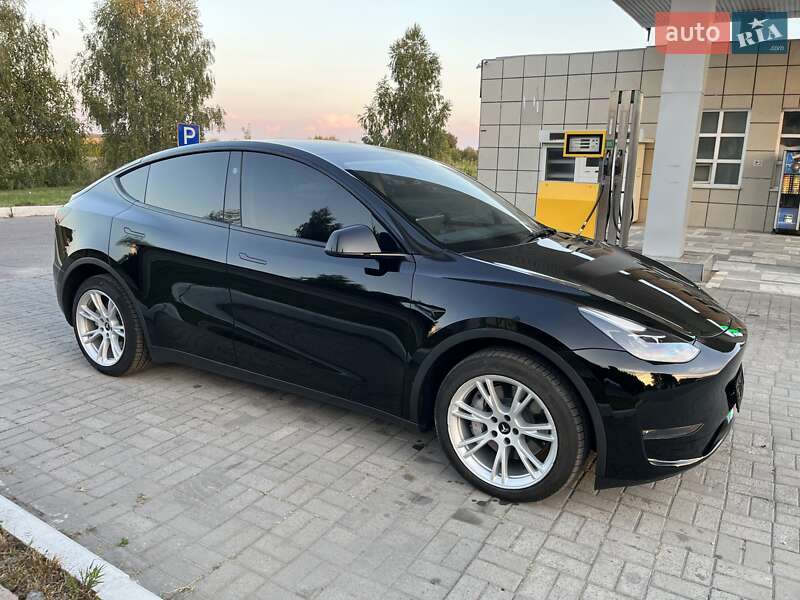 Позашляховик / Кросовер Tesla Model Y 2023 в Києві фото 9 Позашляховик / Кросовер Tesla Model Y 2023 в Києві