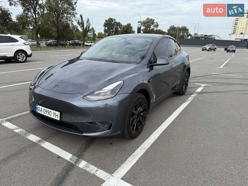 Tesla Model Y 2023