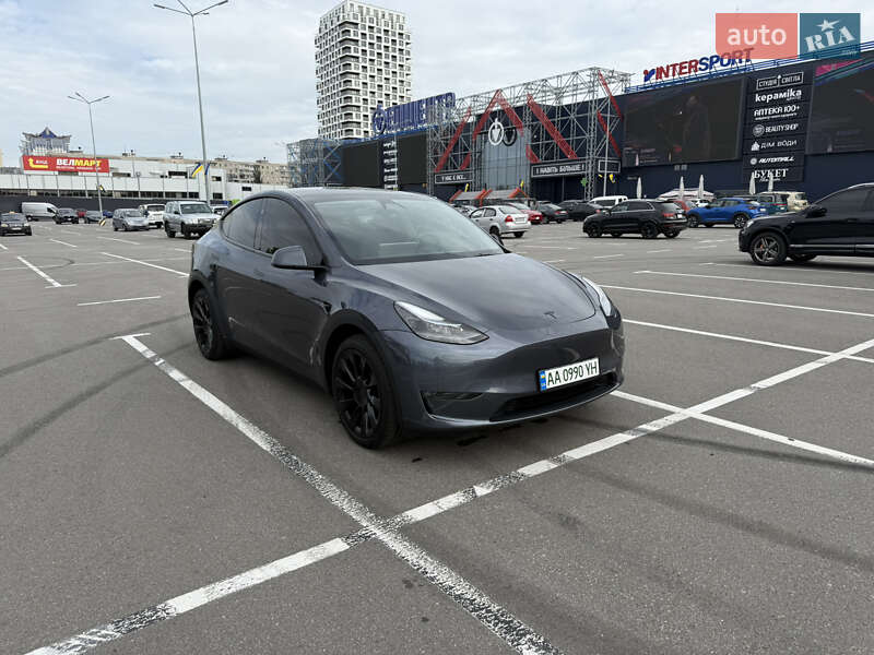 Внедорожник / Кроссовер Tesla Model Y 2023 в Киеве