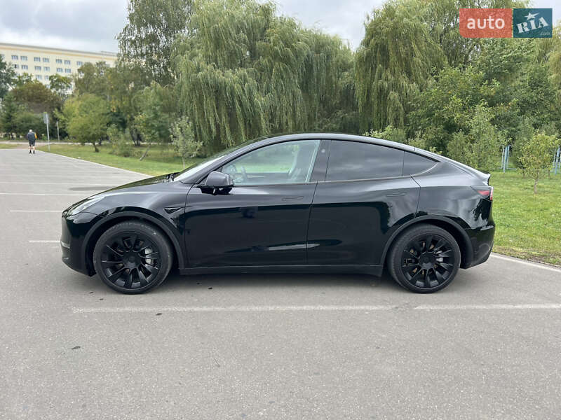 Позашляховик / Кросовер Tesla Model Y 2023 в Івано-Франківську
