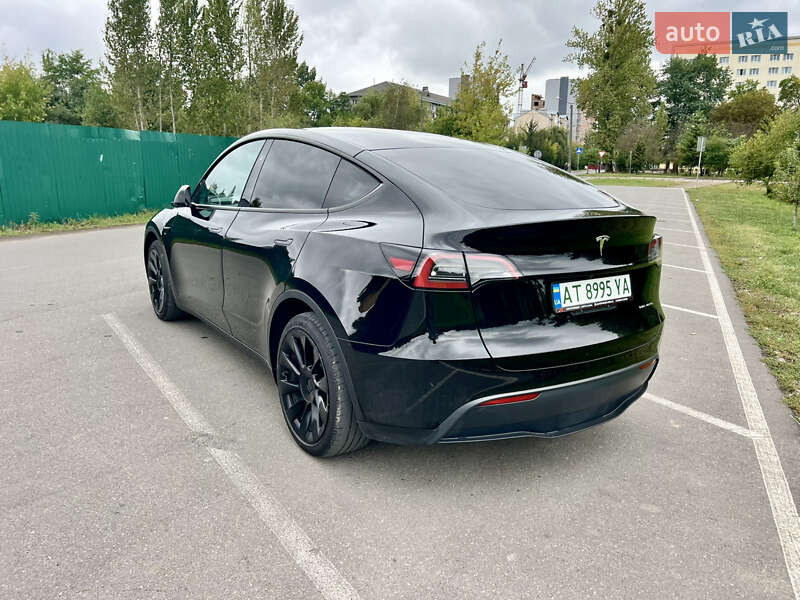 Позашляховик / Кросовер Tesla Model Y 2023 в Івано-Франківську