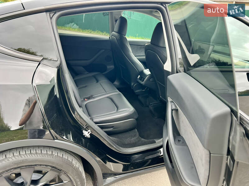 Позашляховик / Кросовер Tesla Model Y 2023 в Івано-Франківську