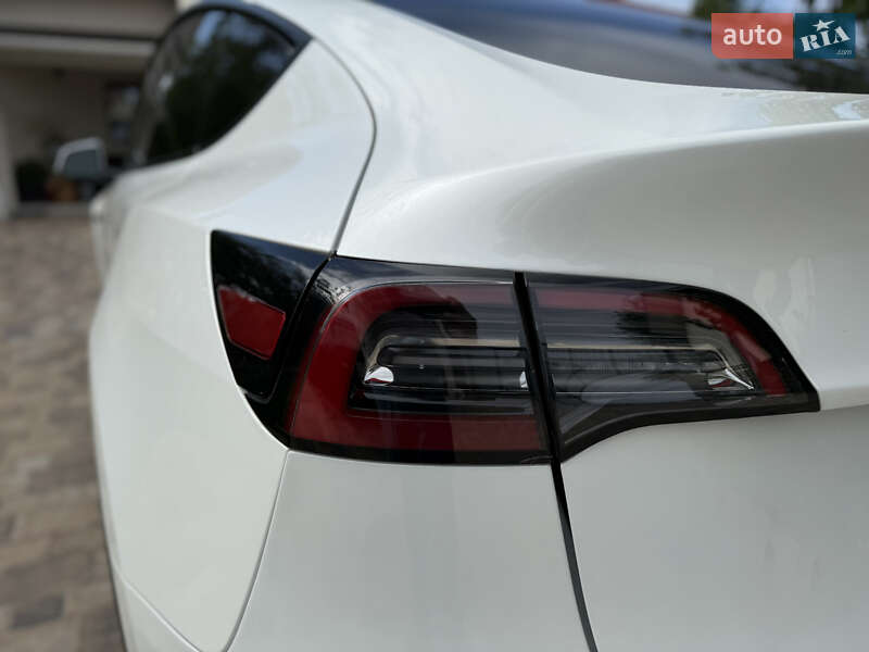 Внедорожник / Кроссовер Tesla Model Y 2023 в Броварах