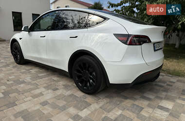 Позашляховик / Кросовер Tesla Model Y 2023 в 