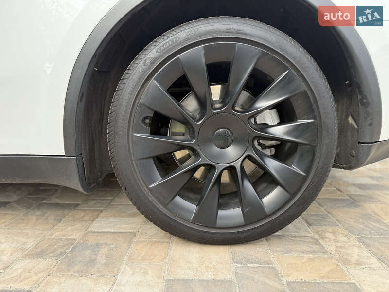 Внедорожник / Кроссовер Tesla Model Y 2023 в Броварах