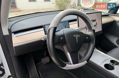 Позашляховик / Кросовер Tesla Model Y 2023 в 