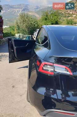 Внедорожник / Кроссовер Tesla Model Y 2021 в Киеве