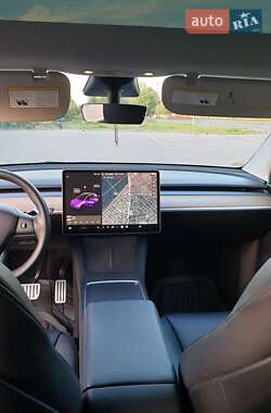 Внедорожник / Кроссовер Tesla Model Y 2021 в Киеве