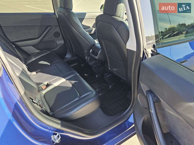 Внедорожник / Кроссовер Tesla Model Y 2021 в Днепре