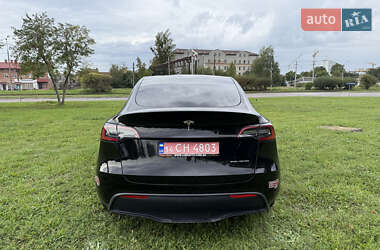Позашляховик / Кросовер Tesla Model Y 2024 в 