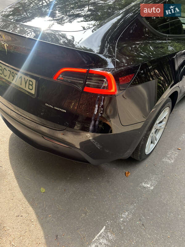 Внедорожник / Кроссовер Tesla Model Y 2023 в Львове
