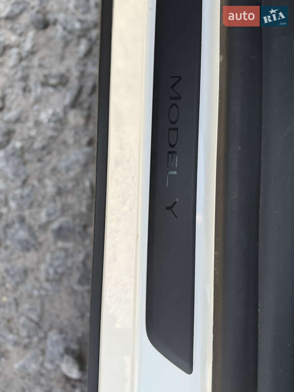 Внедорожник / Кроссовер Tesla Model Y 2022 в Бердичеве