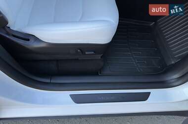 Позашляховик / Кросовер Tesla Model Y 2021 в 