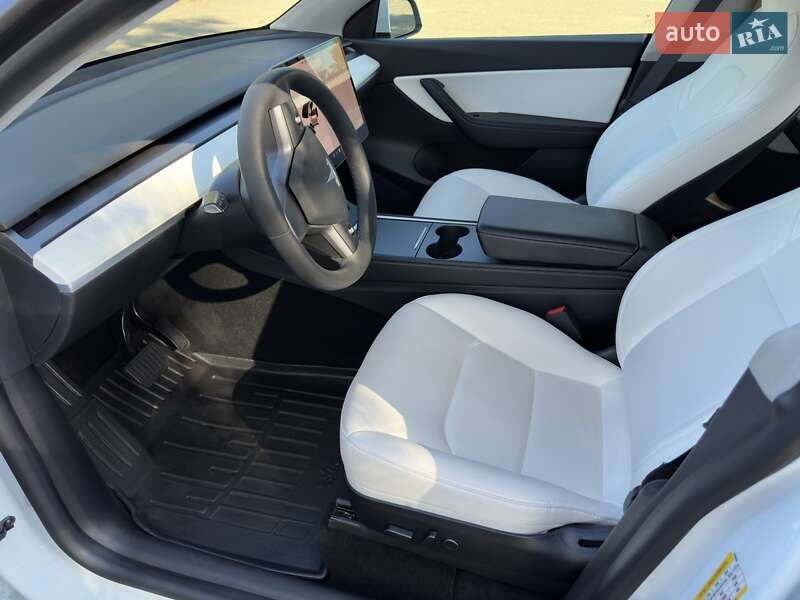 Внедорожник / Кроссовер Tesla Model Y 2021 в 