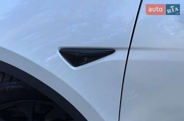 Позашляховик / Кросовер Tesla Model Y 2021 в 