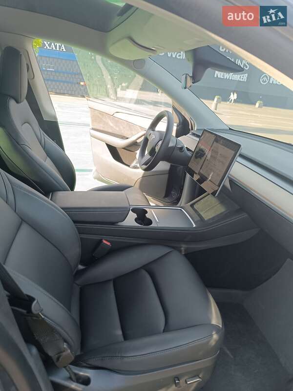 Внедорожник / Кроссовер Tesla Model Y 2022 в Киеве