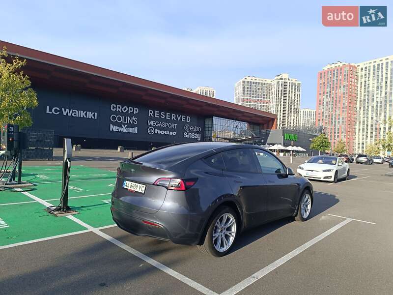 Внедорожник / Кроссовер Tesla Model Y 2022 в Киеве
