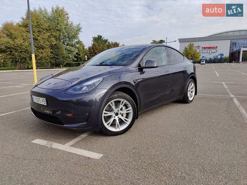 Позашляховик / Кросовер Tesla Model Y 2024 в 