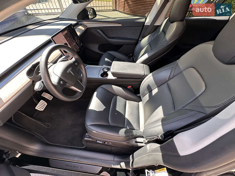 Позашляховик / Кросовер Tesla Model Y 2022 в Києві фото 17 Позашляховик / Кросовер Tesla Model Y 2022 в Києві