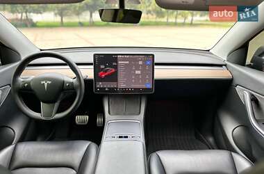Позашляховик / Кросовер Tesla Model Y 2021 в 