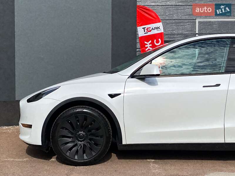 Позашляховик / Кросовер Tesla Model Y 2021 в Києві