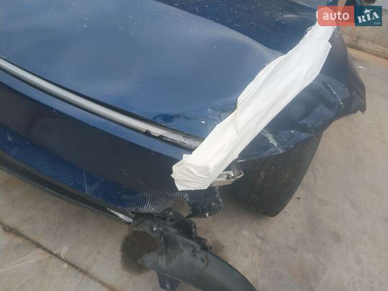 Внедорожник / Кроссовер Tesla Model Y 2025 в Киеве