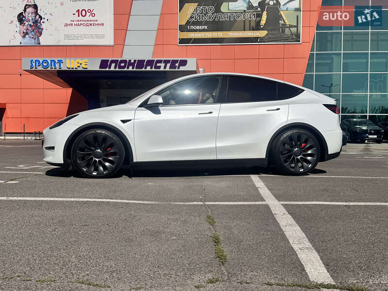 Внедорожник / Кроссовер Tesla Model Y 2022 в Киеве фото 4 Внедорожник / Кроссовер Tesla Model Y 2022 в Киеве
