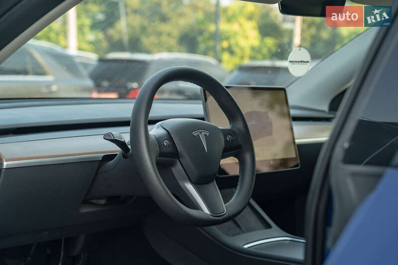 Внедорожник / Кроссовер Tesla Model Y 2023 в Черновцах