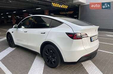 Позашляховик / Кросовер Tesla Model Y 2024 в 