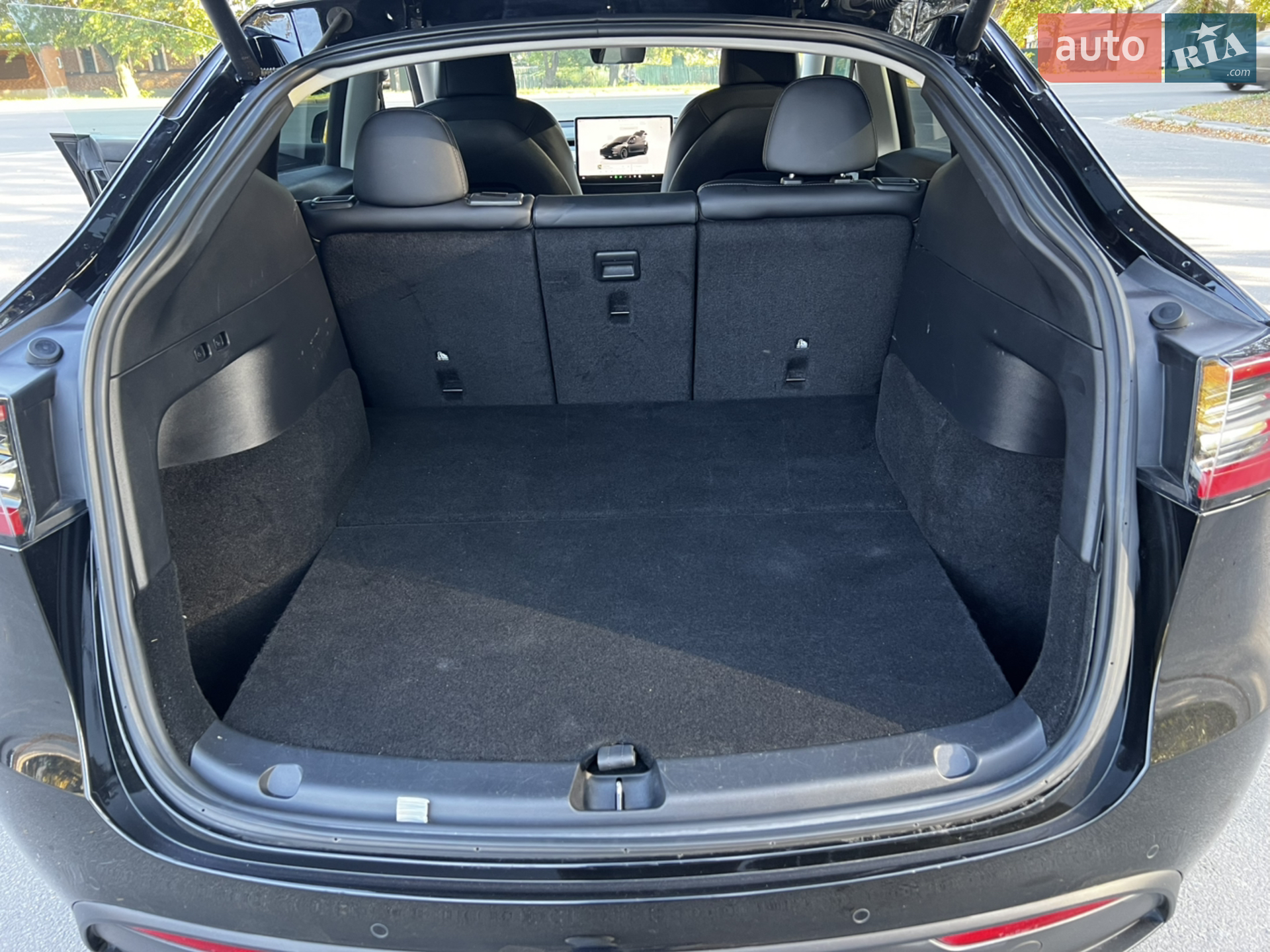 2022 Tesla Model Y - мініатюра 8