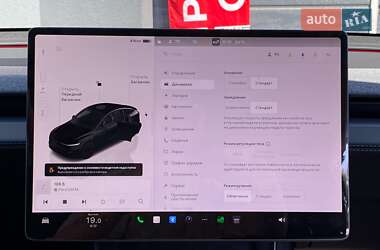 Позашляховик / Кросовер Tesla Model Y 2025 в 